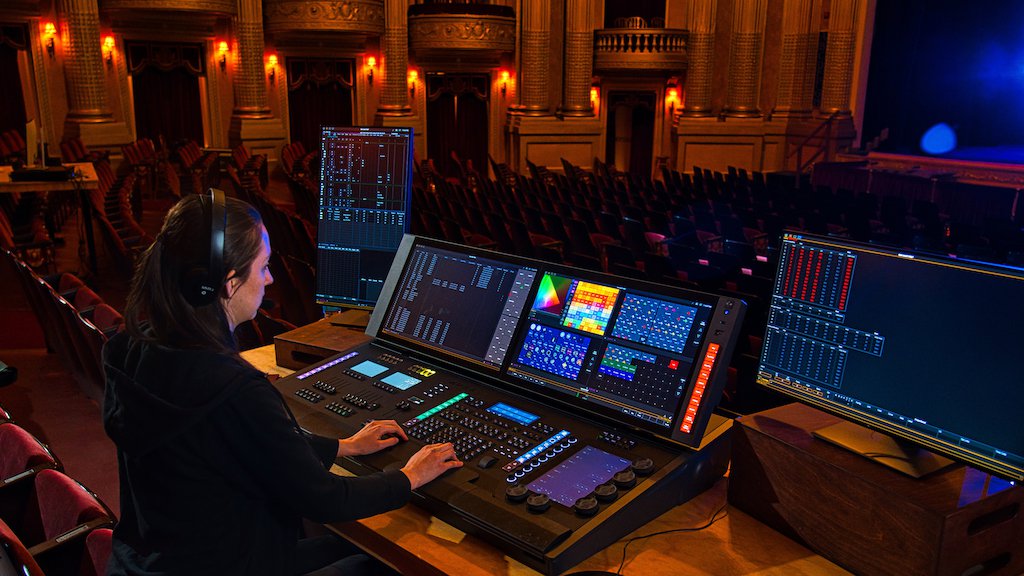 Sydamerika Underskrift tackle ETC Eos Apex Lighting Console Designed to Deliver Complete Control - Church  Production Magazine