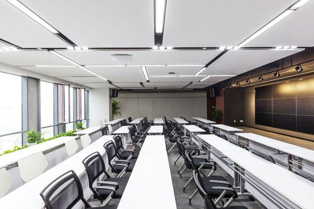 RF_Venue_Diversity-Architectural-Antenna_Lecture-Room.jpg